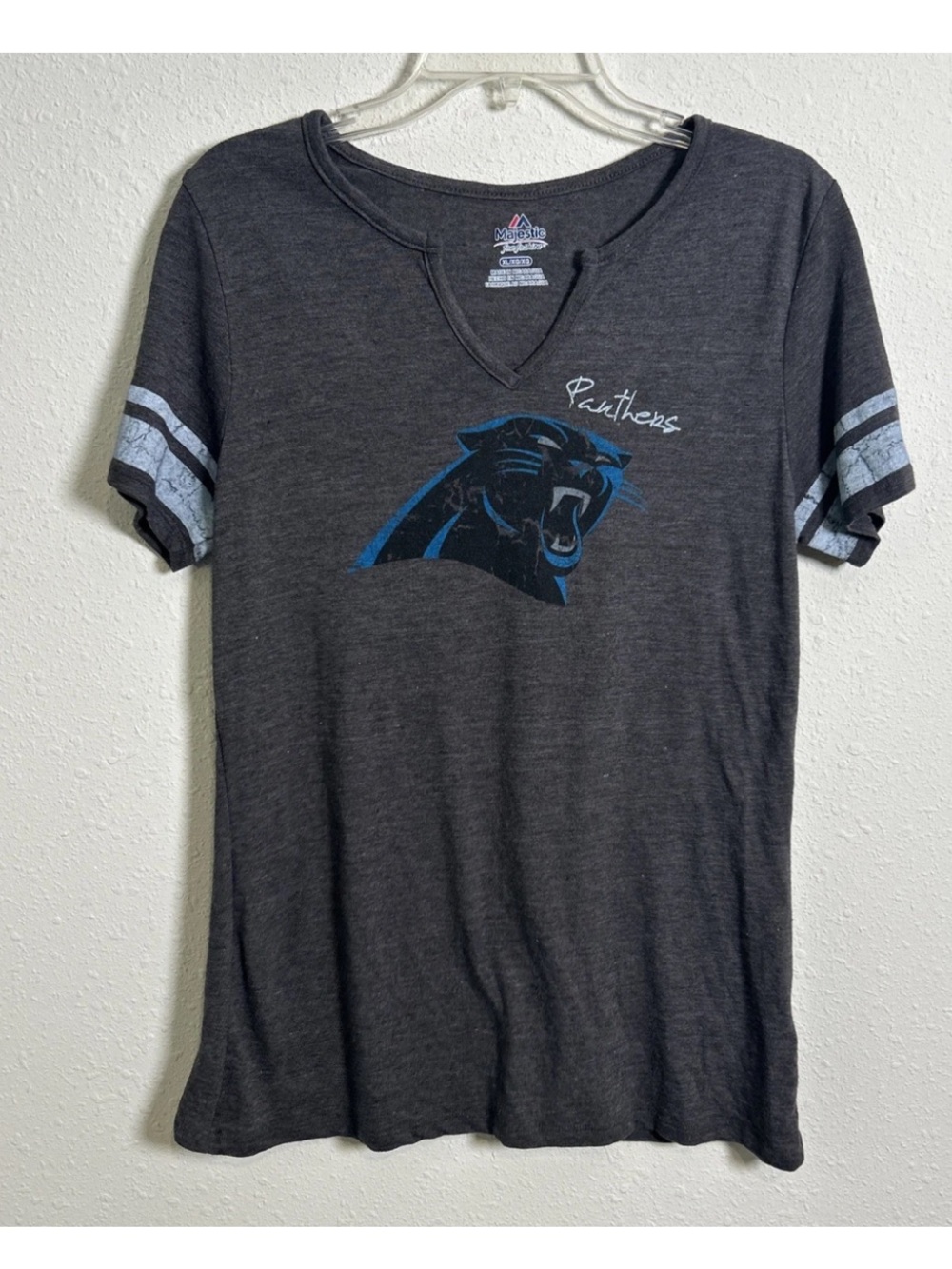 Carolina Panthers Majestic NFL V-Neck Gray T-Shirt Striped Sleeves Women’s XL